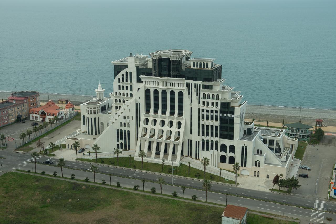 Arleville Batumi Esterno foto